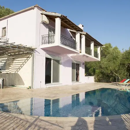 Δωμάτια σε οικογενειακή κατοικία Daniella With Private Pool *