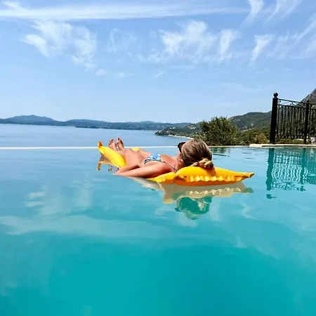 Daniella With Private Pool Δωμάτια σε οικογενειακή κατοικία *