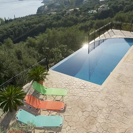 Séjour chez l'habitant Daniella With Private Pool *